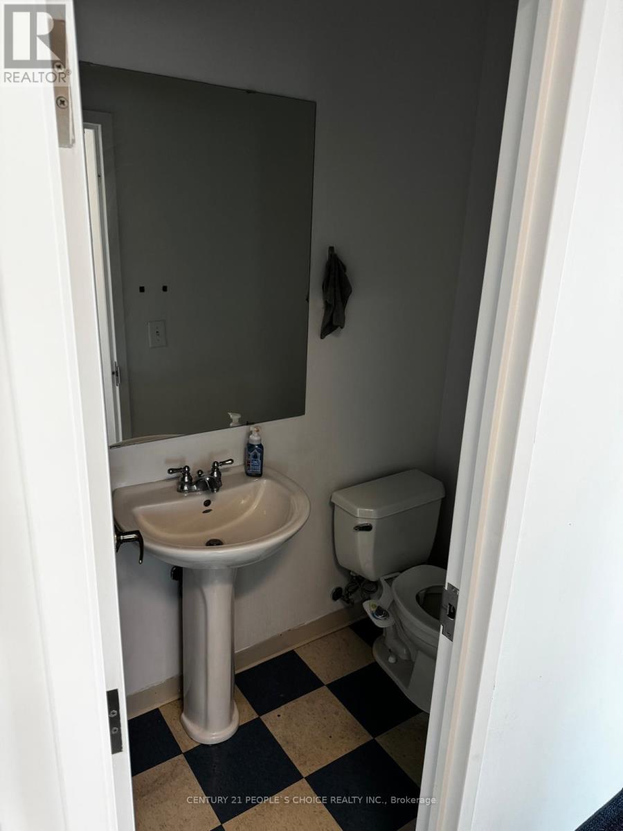 601 - 2250 Bovaird Drive, Brampton, Ontario  L6R 3J5 - Photo 10 - W12381411