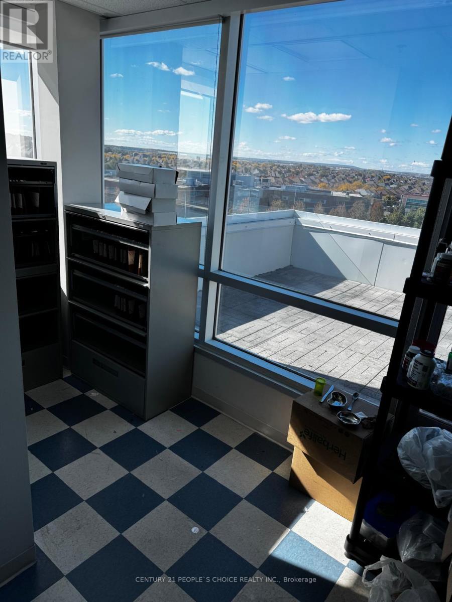 601 - 2250 Bovaird Drive, Brampton, Ontario  L6R 3J5 - Photo 11 - W12381411