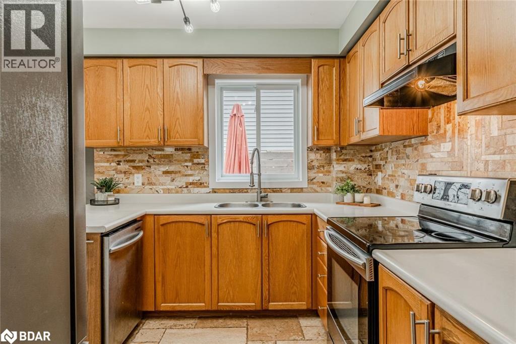 41 Penton Drive, Barrie, Ontario  L4N 7A3 - Photo 6 - 40780979