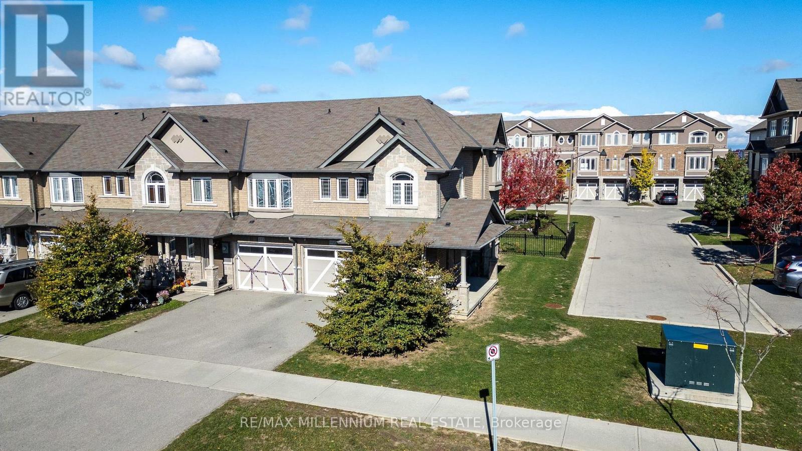 235 Bellagio Avenue, Hamilton (Stoney Creek Mountain), Ontario  L0R 1P0 - Photo 3 - X12488314