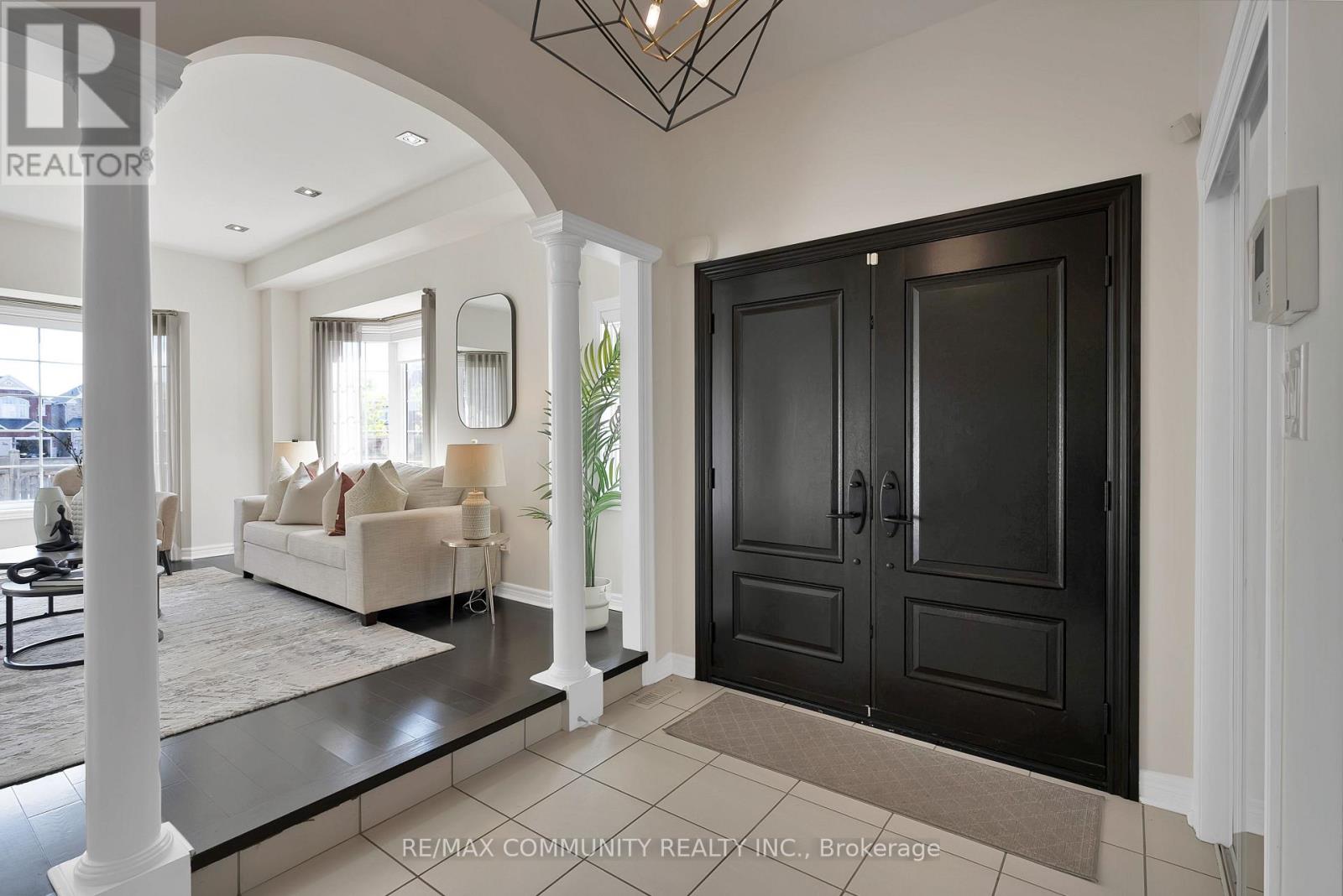 62 Mccourt Drive, Ajax, Ontario  L1Z 0P1 - Photo 3 - E12491434