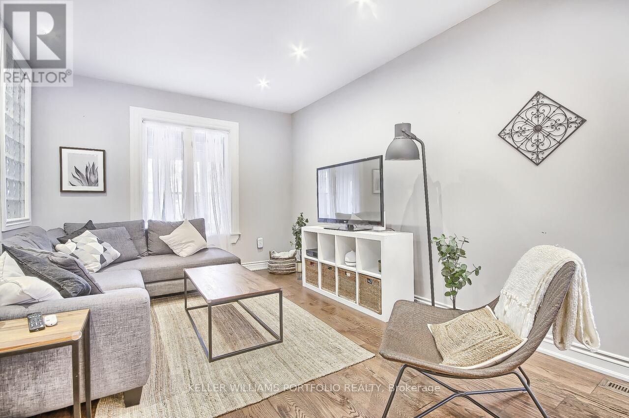 196 Ashdale Avenue, Toronto, Ontario  M4L 2Y9 - Photo 9 - E12491512