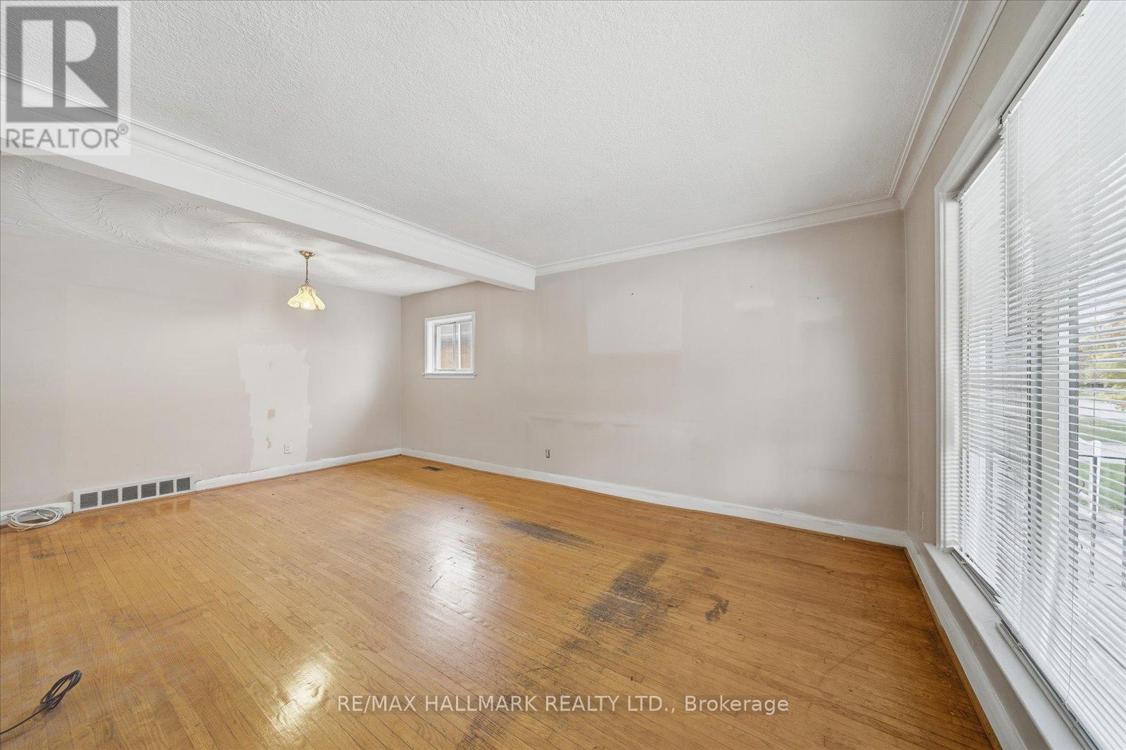 21 Silvio Avenue, Toronto (Clairlea-Birchmount), Ontario  M1K 1V1 - Photo 10 - E12491532