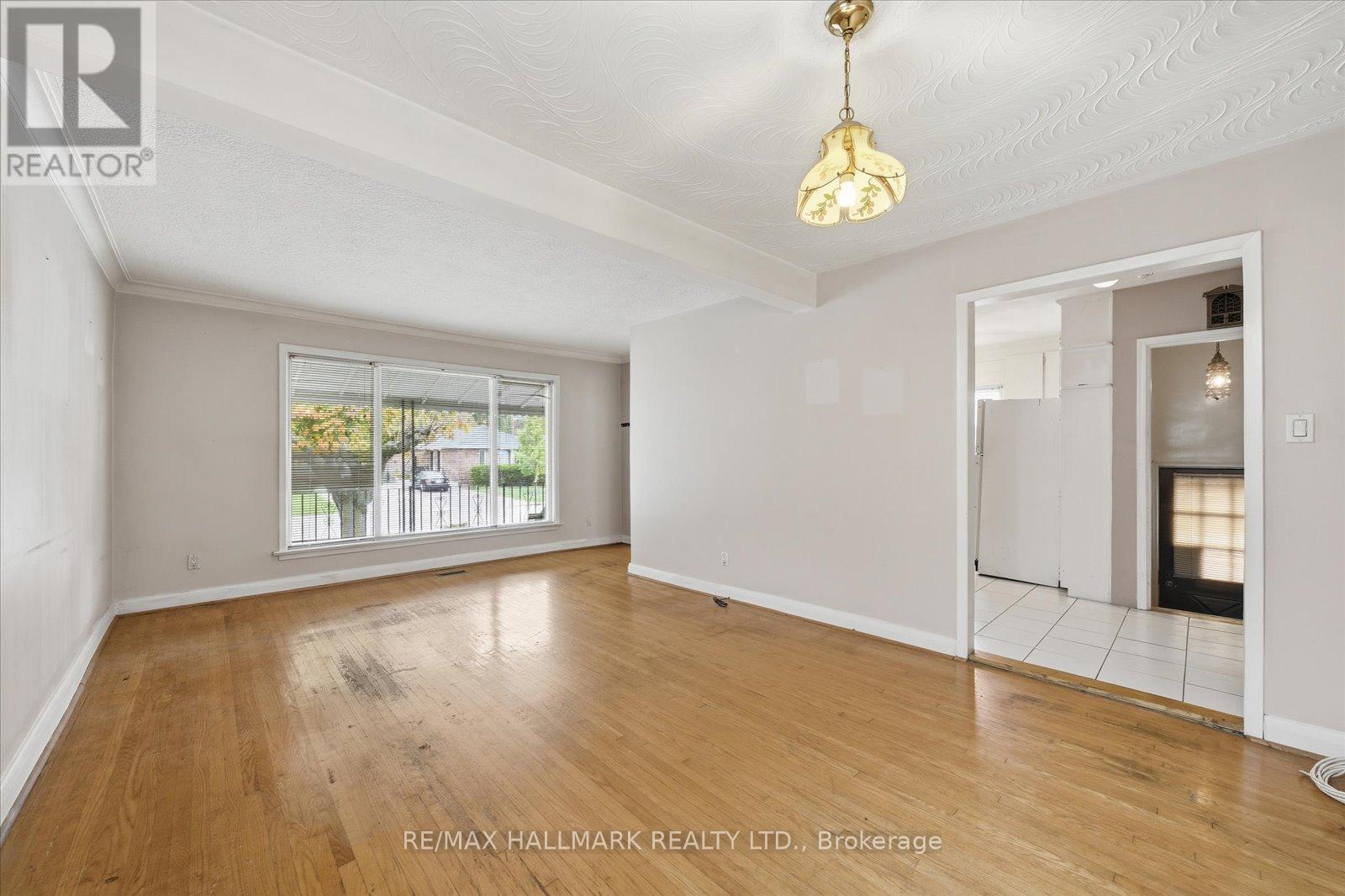 21 Silvio Avenue, Toronto (Clairlea-Birchmount), Ontario  M1K 1V1 - Photo 8 - E12491532