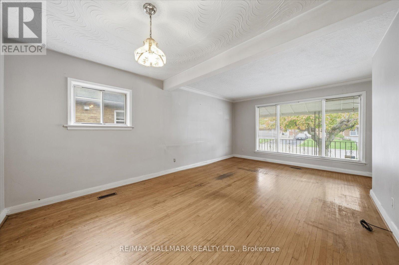 21 Silvio Avenue, Toronto (Clairlea-Birchmount), Ontario  M1K 1V1 - Photo 9 - E12491532