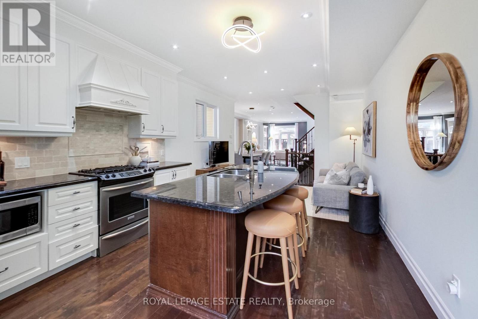 20 Westbrook Avenue, Toronto (Woodbine-Lumsden), Ontario  M4C 2G2 - Photo 16 - E12491548