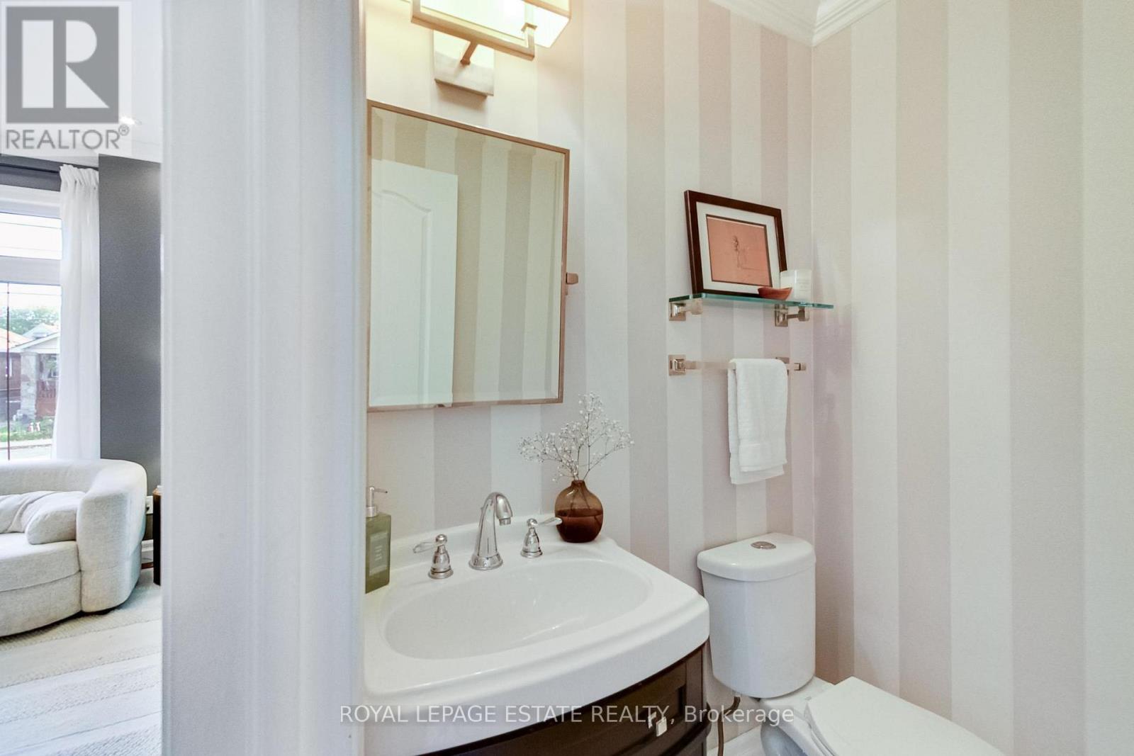 20 Westbrook Avenue, Toronto (Woodbine-Lumsden), Ontario  M4C 2G2 - Photo 17 - E12491548