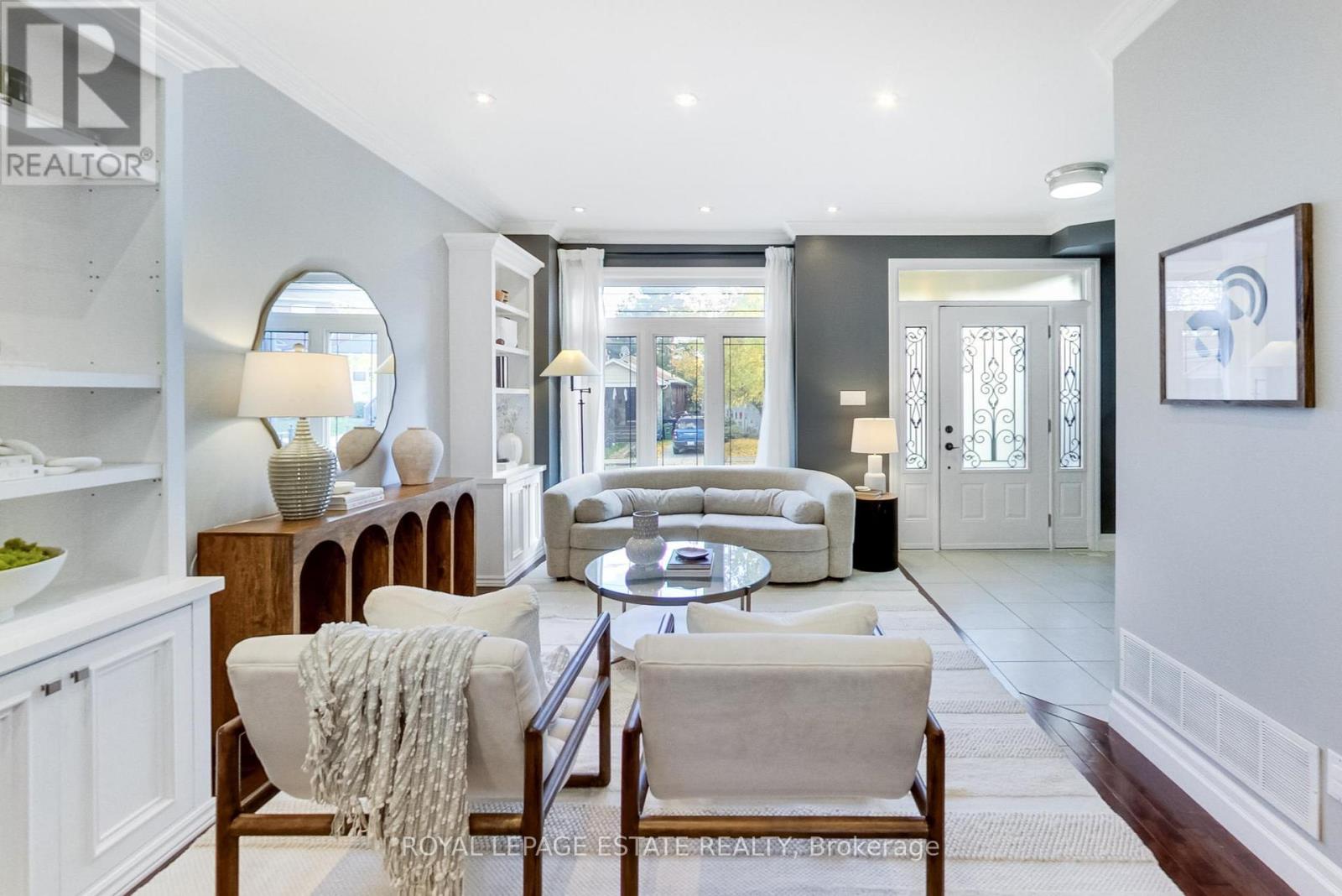 20 Westbrook Avenue, Toronto (Woodbine-Lumsden), Ontario  M4C 2G2 - Photo 6 - E12491548