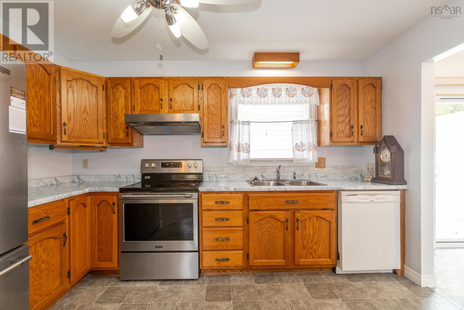 57 Main Street, Meadowvale, Nova Scotia  B0P 1R0 - Photo 9 - 202525865