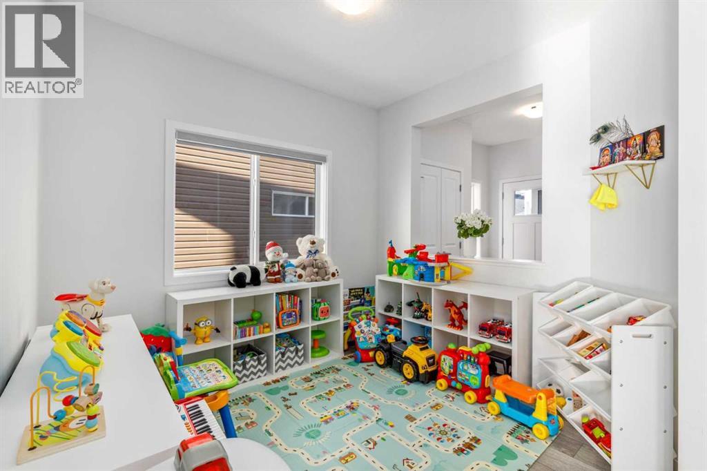 27 Lucas Terrace Nw, Calgary, Alberta  T3P 1P9 - Photo 8 - A2264746