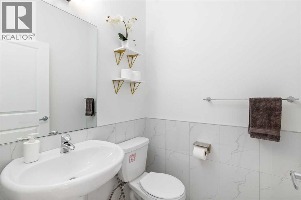 27 Lucas Terrace Nw, Calgary, Alberta  T3P 1P9 - Photo 6 - A2264746