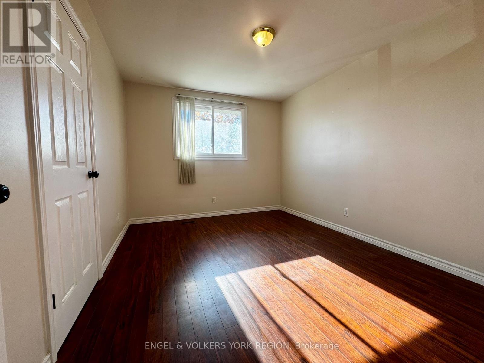 Main - 135 Luxury Avenue, Bradford West Gwillimbury (Bradford), Ontario  L3Z 1T5 - Photo 10 - N12491538