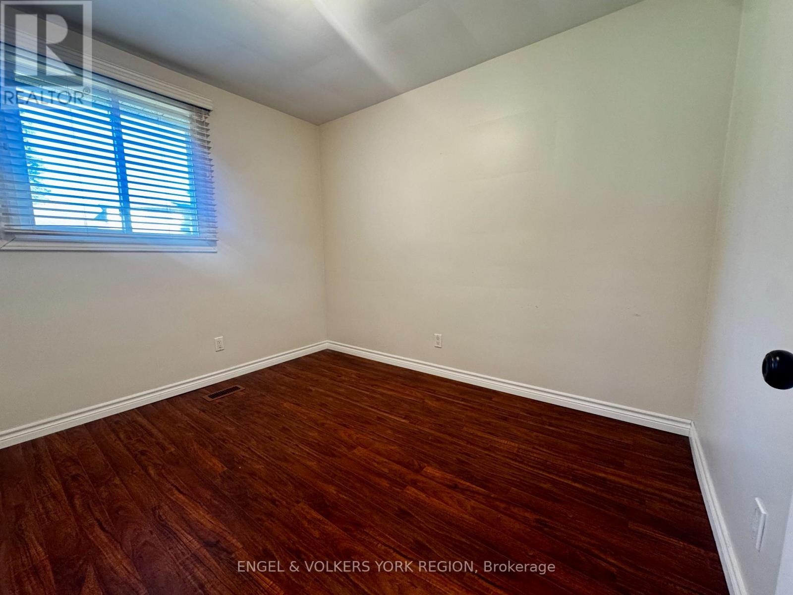 Main - 135 Luxury Avenue, Bradford West Gwillimbury (Bradford), Ontario  L3Z 1T5 - Photo 12 - N12491538