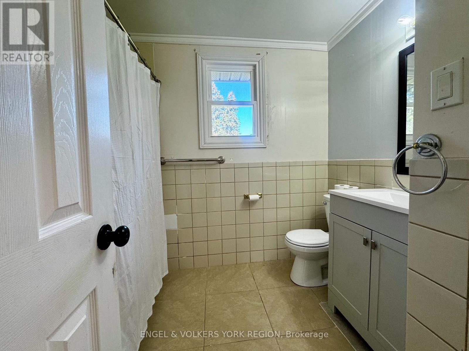 Main - 135 Luxury Avenue, Bradford West Gwillimbury (Bradford), Ontario  L3Z 1T5 - Photo 9 - N12491538