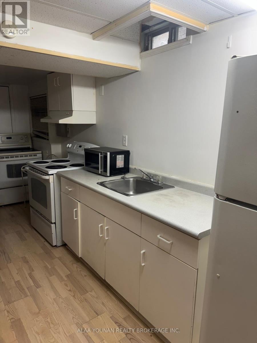 62 Weather Vane Line, Brampton, Ontario  L6X 4R5 - Photo 3 - W12491408