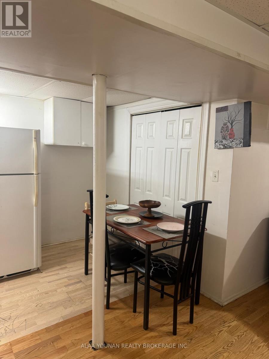 62 Weather Vane Line, Brampton, Ontario  L6X 4R5 - Photo 4 - W12491408