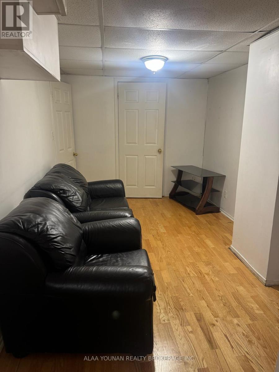 62 Weather Vane Line, Brampton, Ontario  L6X 4R5 - Photo 5 - W12491408