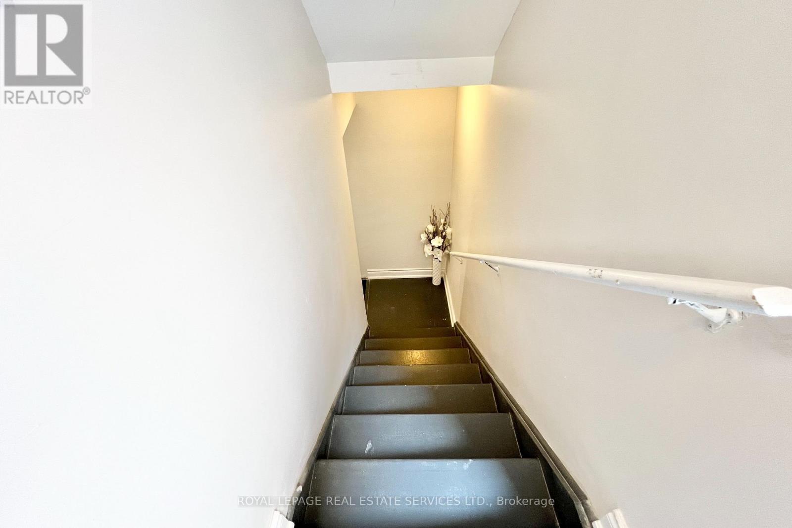 411 Grindstone Trail, Oakville, Ontario  L6H 0S1 - Photo 6 - W12491430