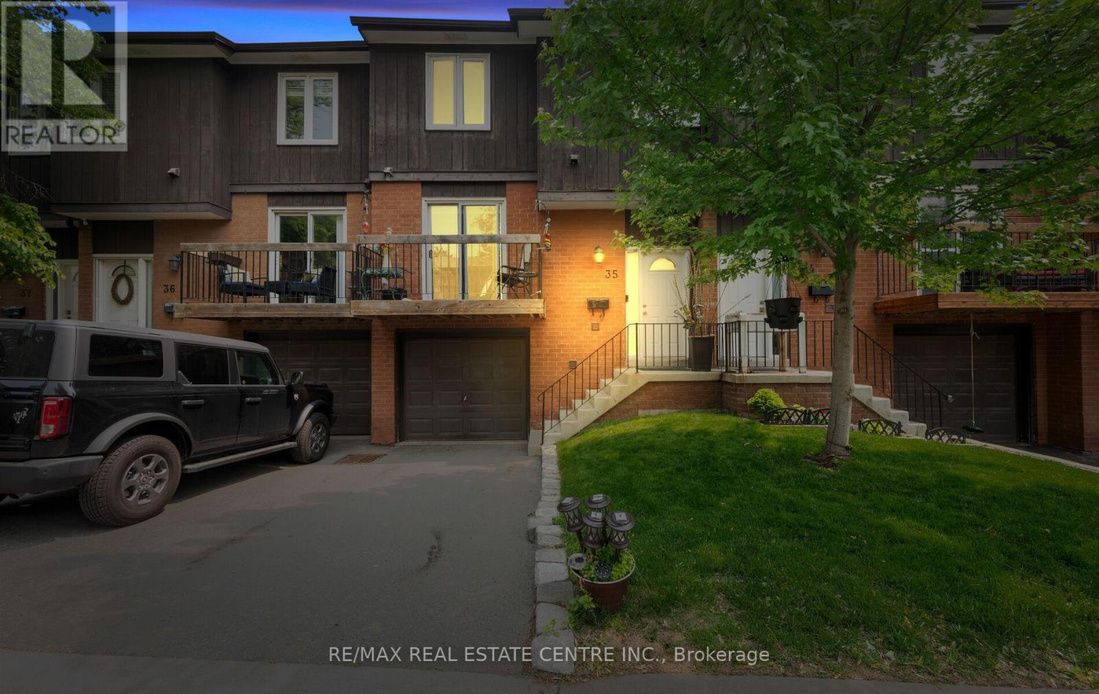 35 - 750 Burnhamthorpe Road E, Mississauga, Ontario  L4Y 2X3 - Photo 2 - W12491438