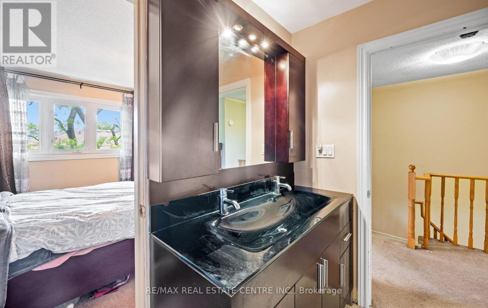 35 - 750 Burnhamthorpe Road E, Mississauga, Ontario  L4Y 2X3 - Photo 32 - W12491438