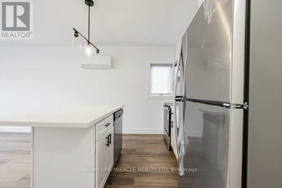 3 - 67 Oakmount Road, Toronto, Ontario  M6P 2M3 - Photo 3 - W12491444