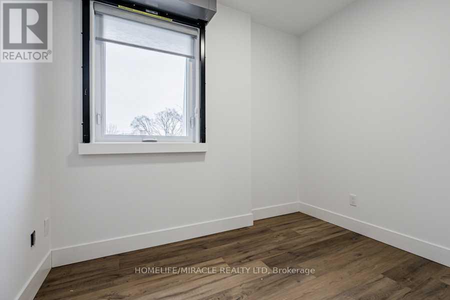 3 - 67 Oakmount Road, Toronto, Ontario  M6P 2M3 - Photo 5 - W12491444