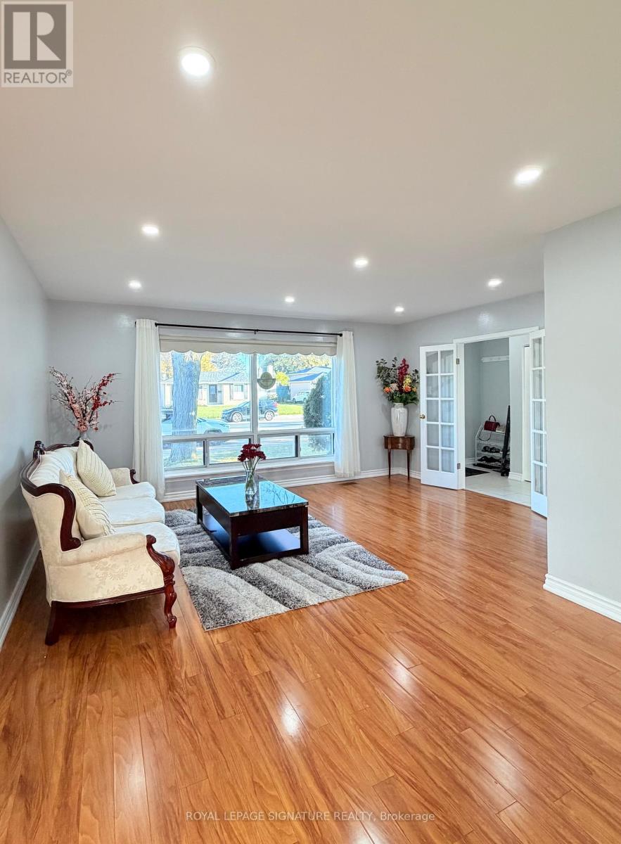 25 Birchbank Road, Brampton, Ontario  L6T 1L8 - Photo 11 - W12491498