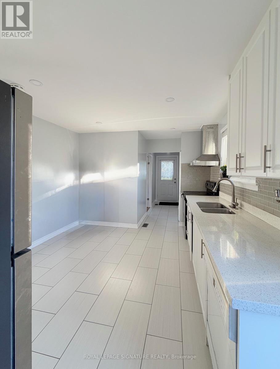 25 Birchbank Road, Brampton, Ontario  L6T 1L8 - Photo 15 - W12491498