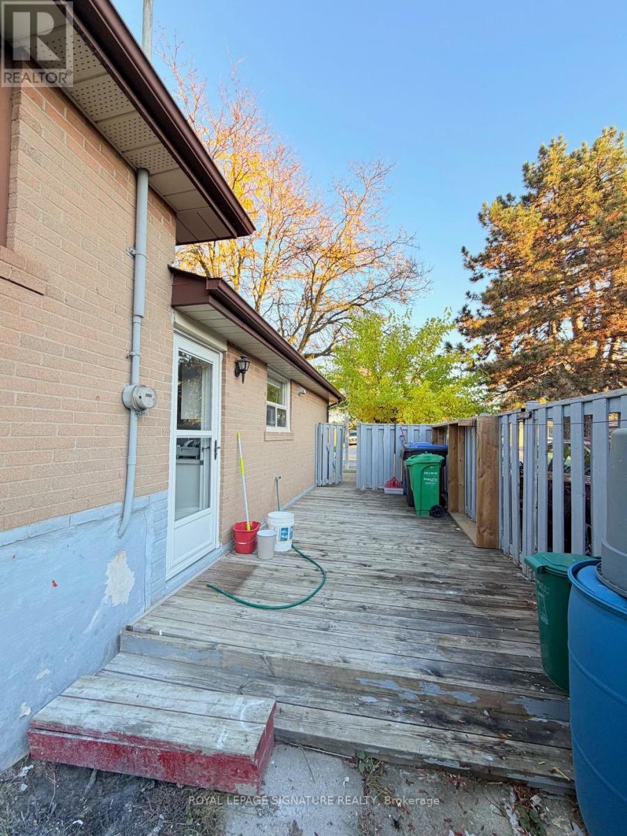 25 Birchbank Road, Brampton, Ontario  L6T 1L8 - Photo 37 - W12491498