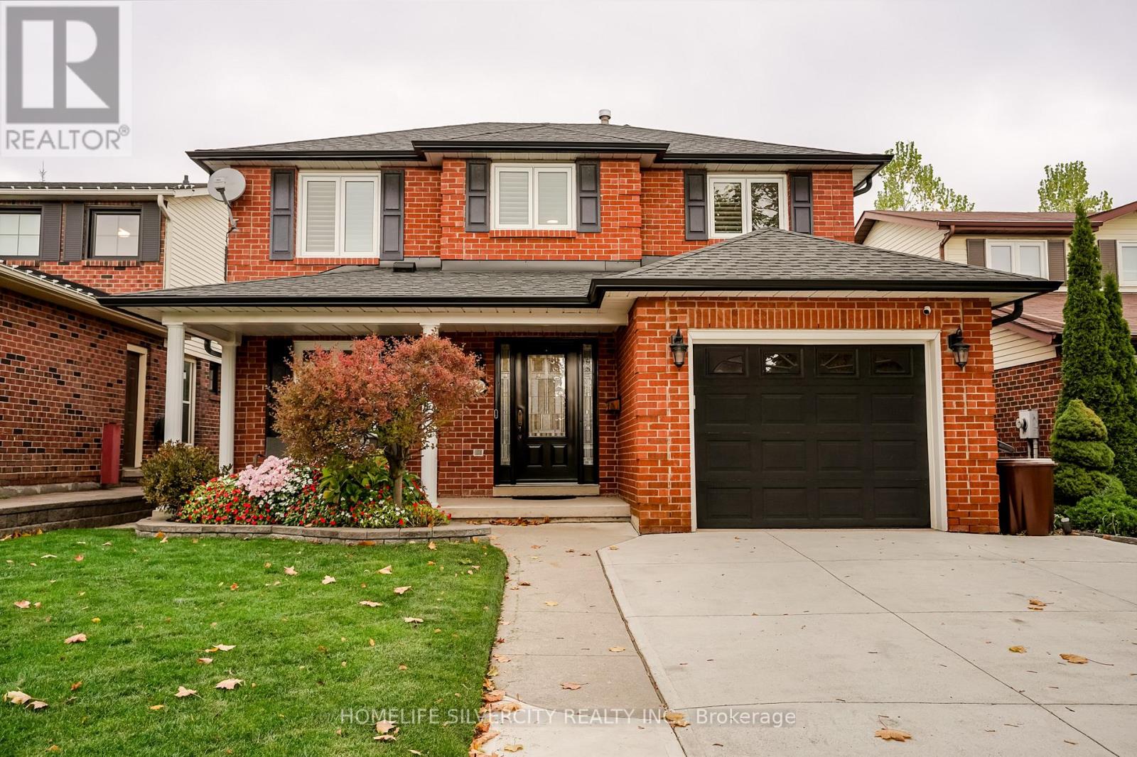 3216 Twin Oaks Crescent, Burlington, Ontario  L7M 3A2 - Photo 2 - W12491516