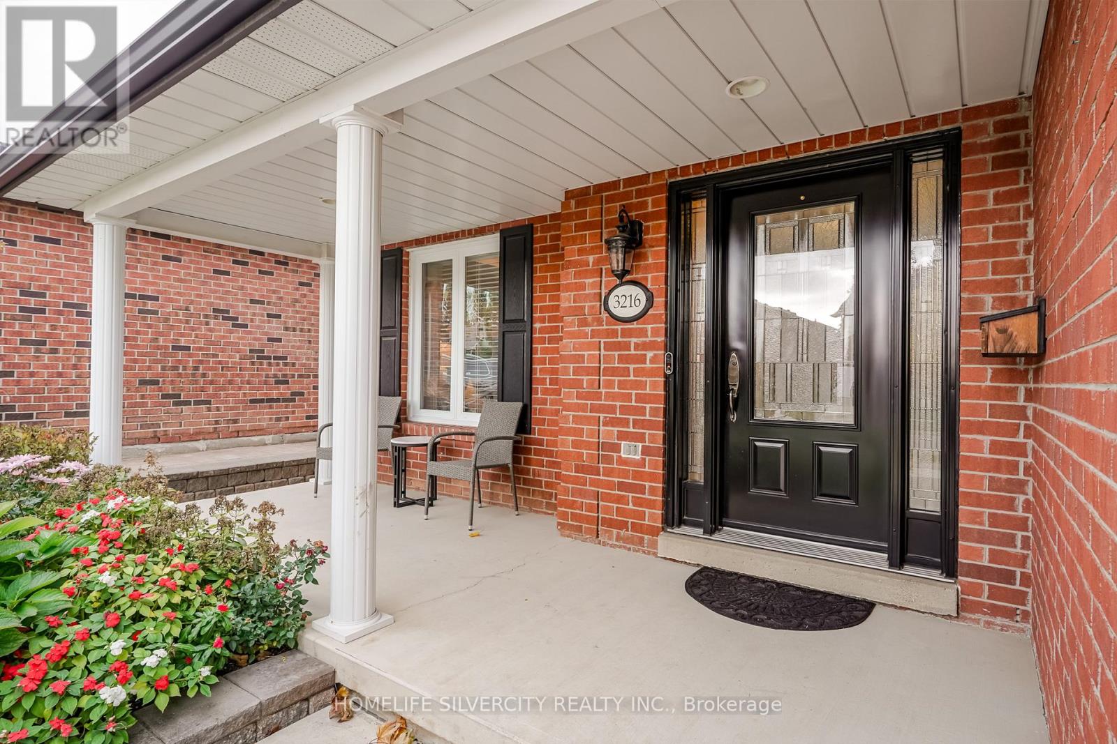 3216 Twin Oaks Crescent, Burlington, Ontario  L7M 3A2 - Photo 3 - W12491516