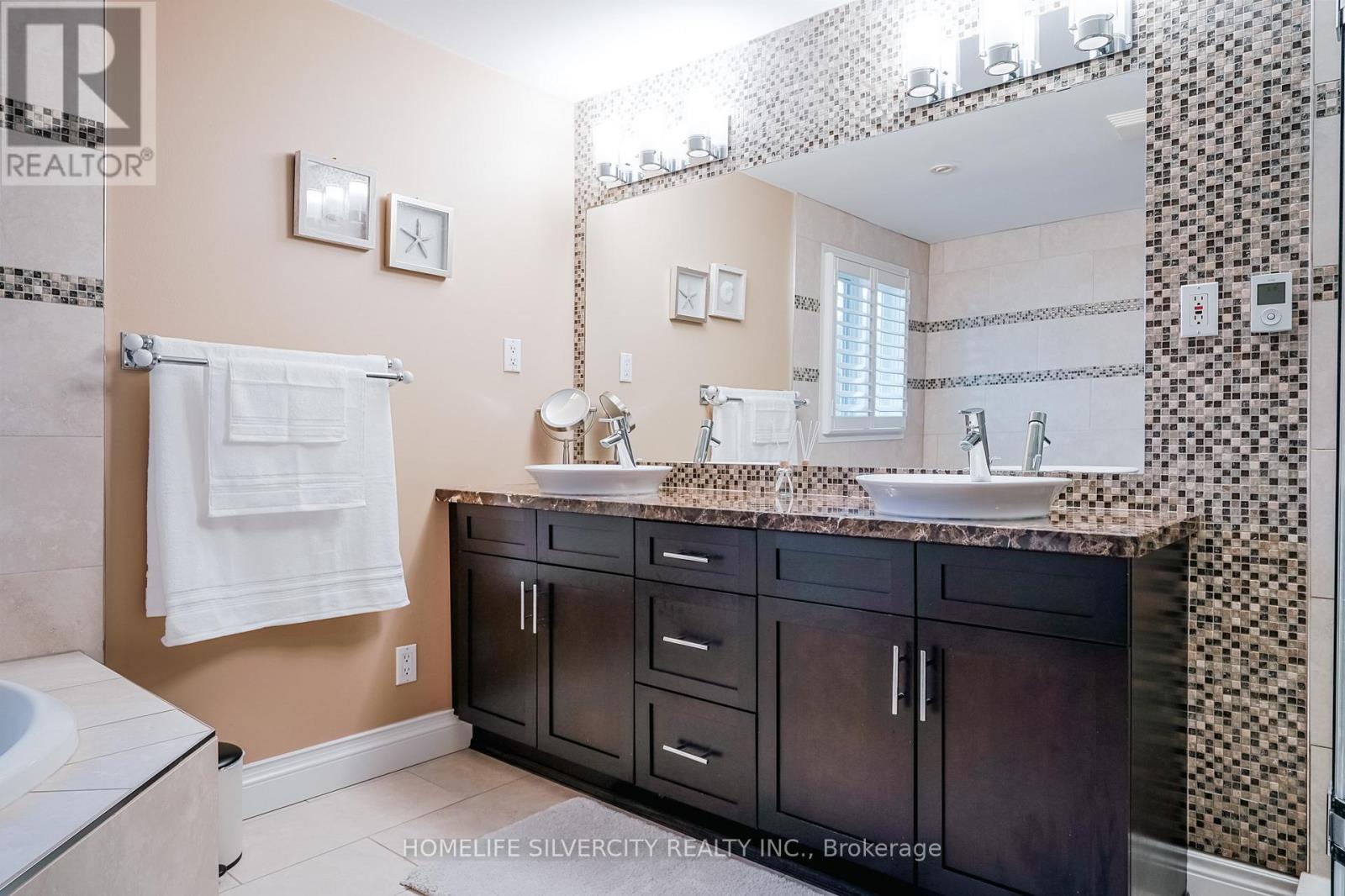 3216 Twin Oaks Crescent, Burlington, Ontario  L7M 3A2 - Photo 47 - W12491516