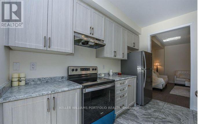 10 Hashmi Place, Brampton, Ontario  L6Y 6K1 - Photo 6 - W12491520