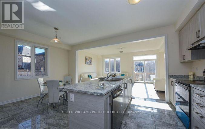 10 Hashmi Place, Brampton, Ontario  L6Y 6K1 - Photo 7 - W12491520