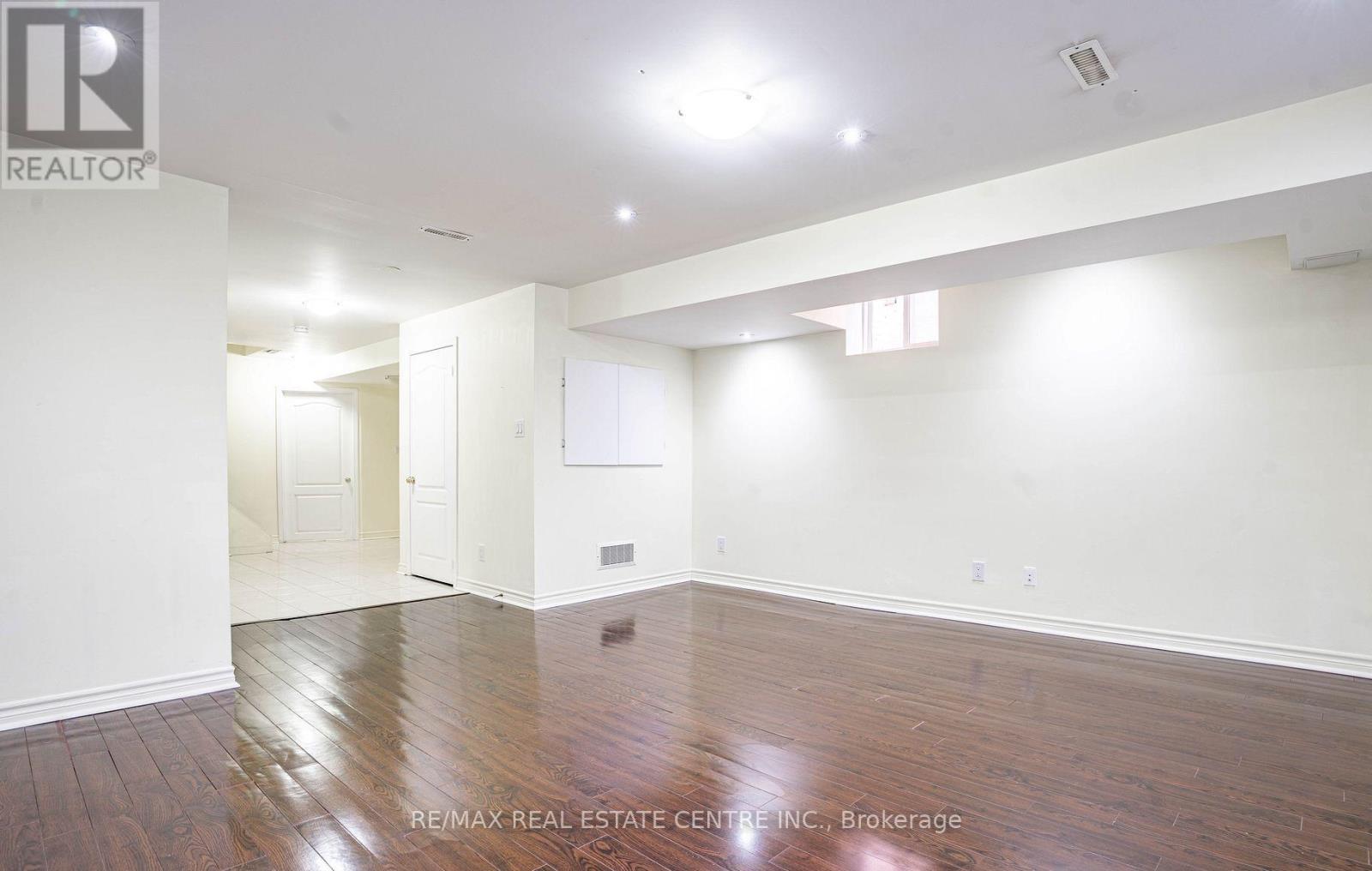 106 Silent Pond Crescent, Brampton, Ontario  L6V 4S9 - Photo 18 - W12491528