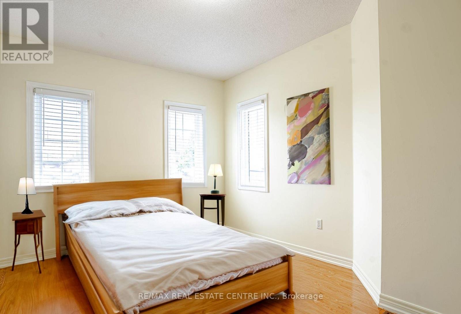 106 Silent Pond Crescent, Brampton, Ontario  L6V 4S9 - Photo 9 - W12491528