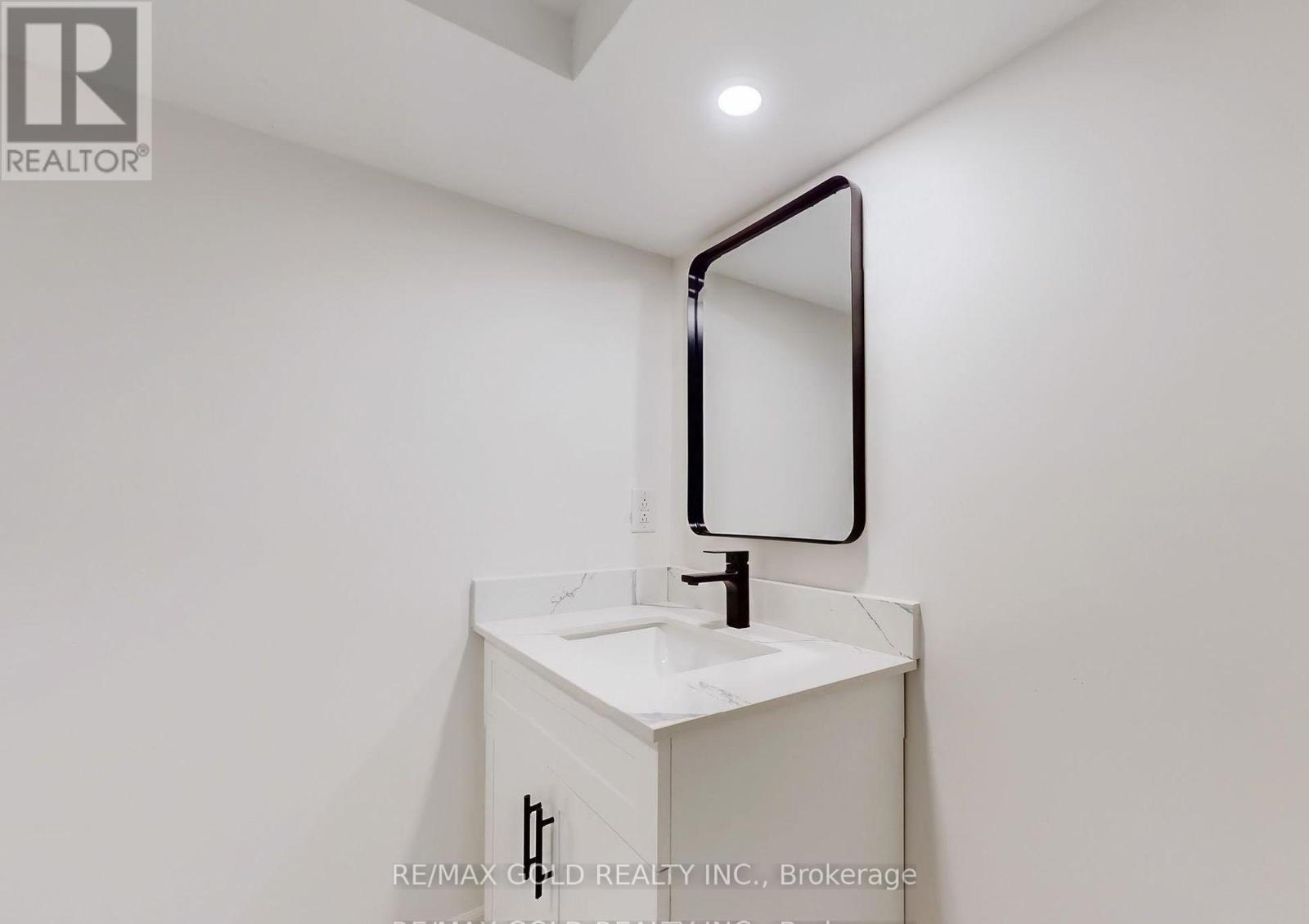 21 Gemma Place, Brampton, Ontario  L6Z 0J5 - Photo 29 - W12491534