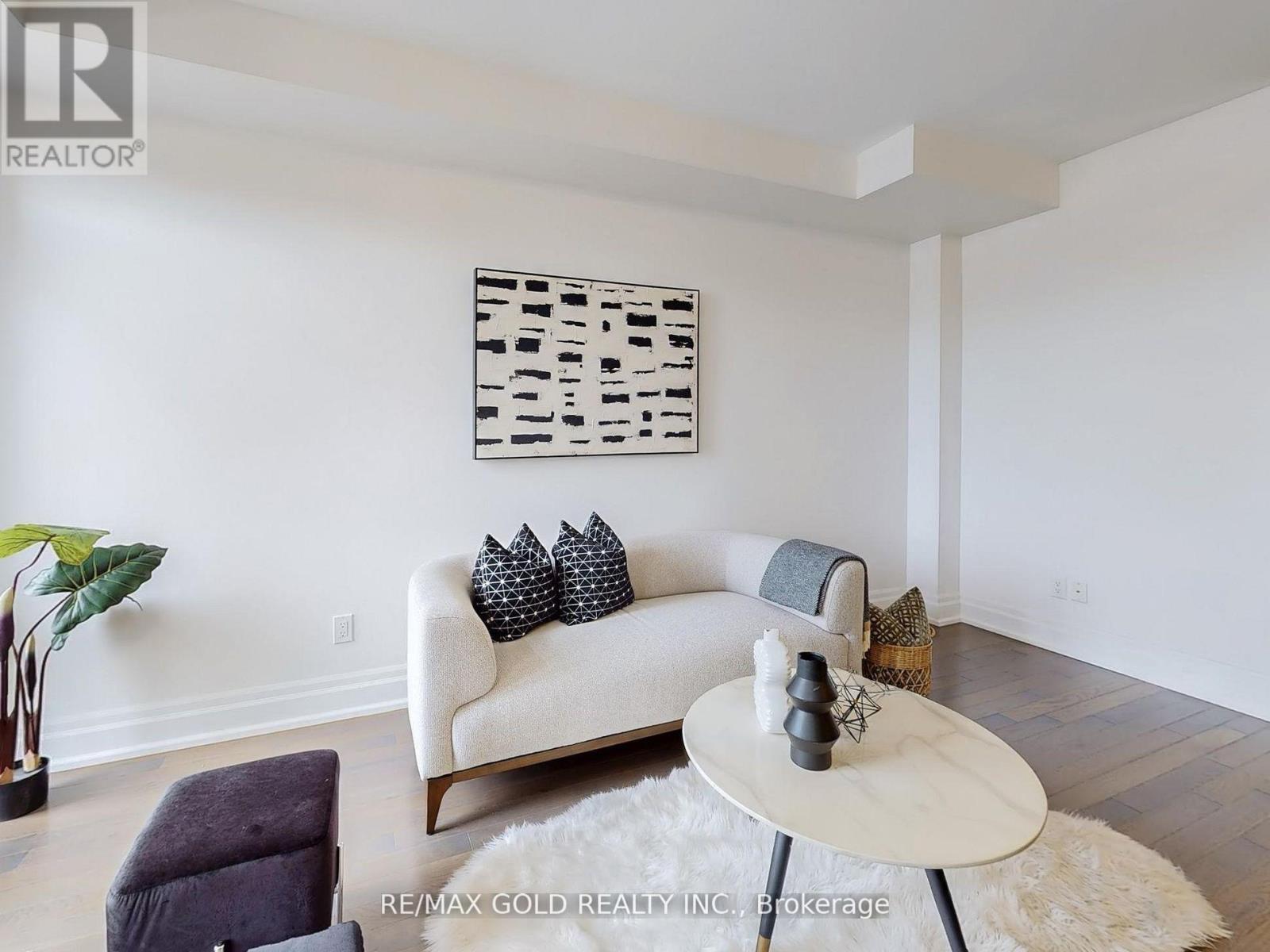 21 Gemma Place, Brampton, Ontario  L6Z 0J5 - Photo 5 - W12491534