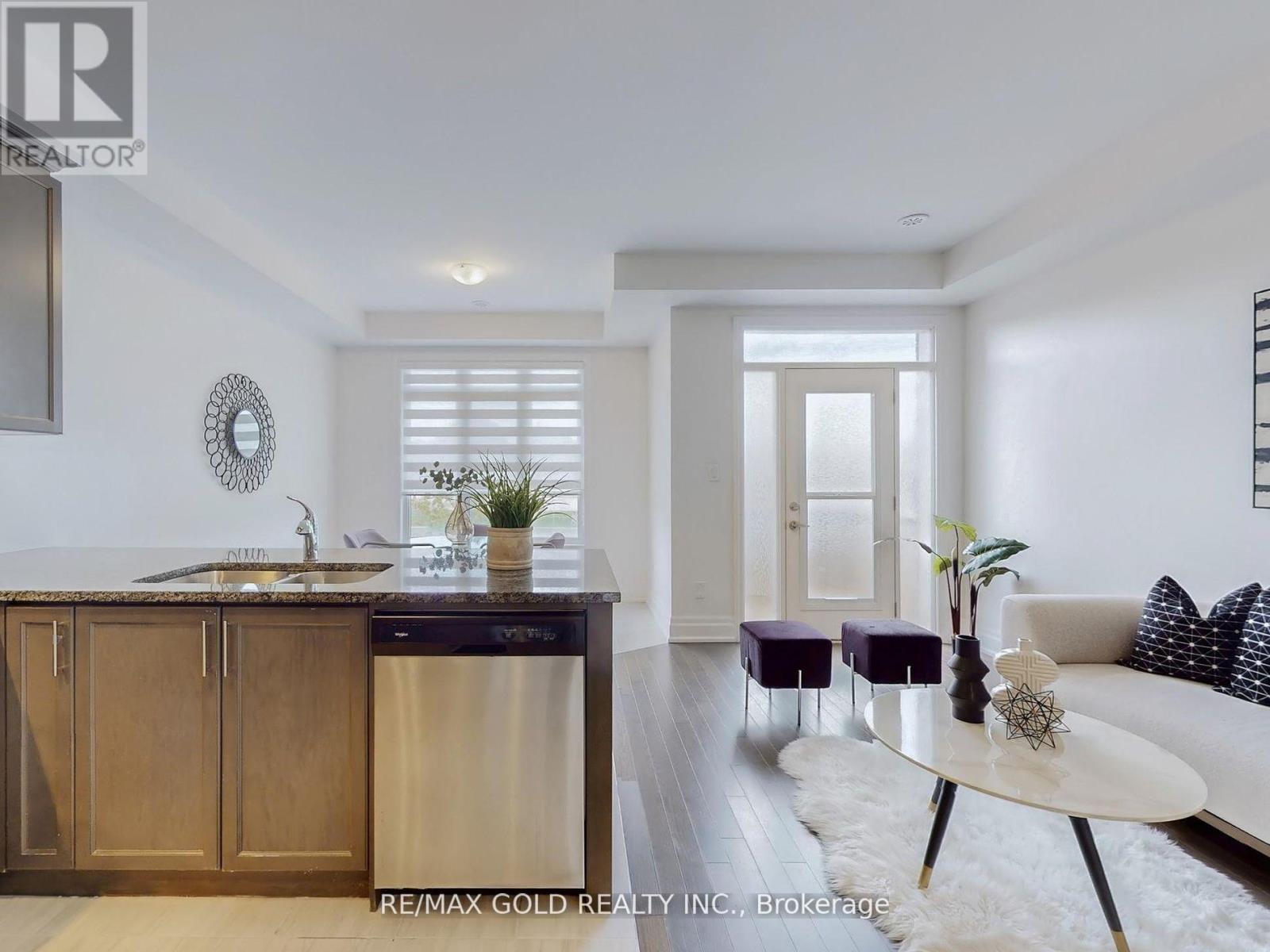 21 Gemma Place, Brampton, Ontario  L6Z 0J5 - Photo 9 - W12491534