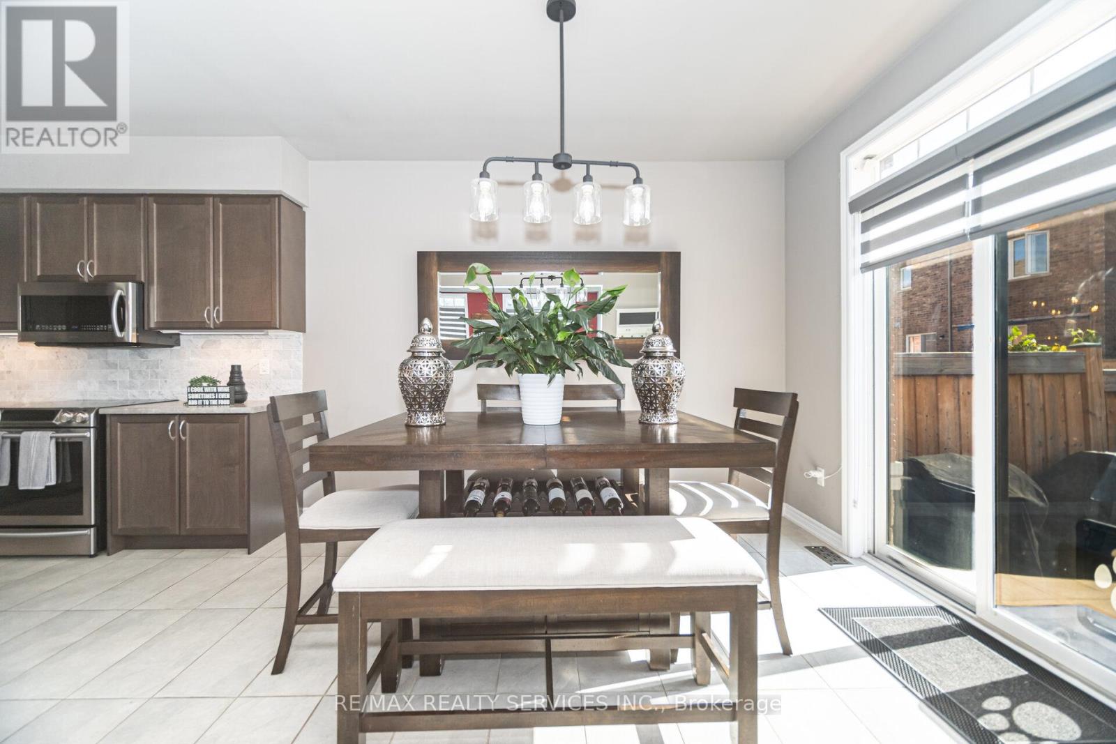 333 Remembrance Road, Brampton, Ontario  L7A 4X5 - Photo 10 - W12491554