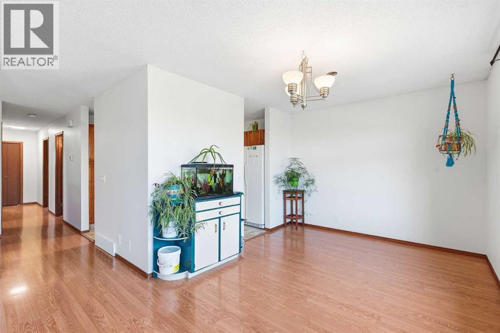 43 Macewan Glen Road Nw, Calgary, Alberta  T3K 2J3 - Photo 10 - A2253056