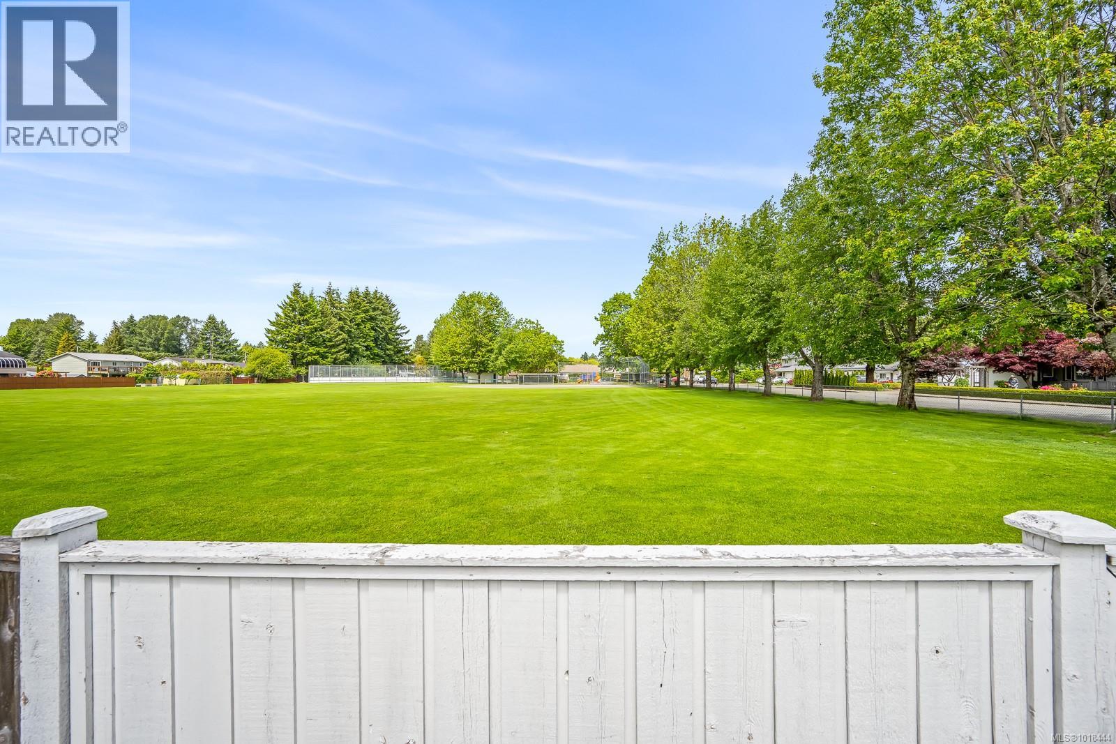 1401 22nd St, Courtenay, British Columbia  V9N 7L7 - Photo 17 - 1018444