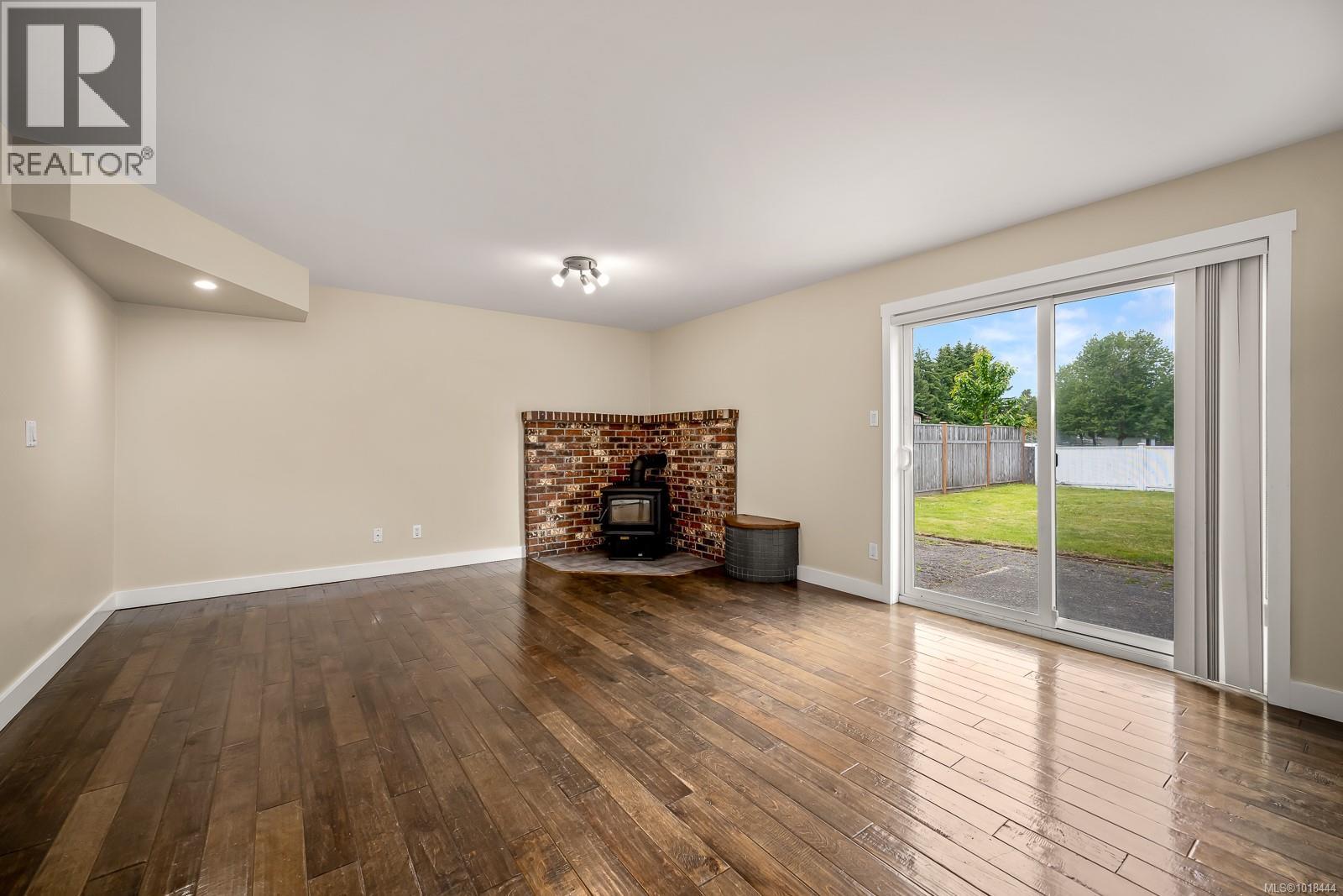 1401 22nd St, Courtenay, British Columbia  V9N 7L7 - Photo 26 - 1018444