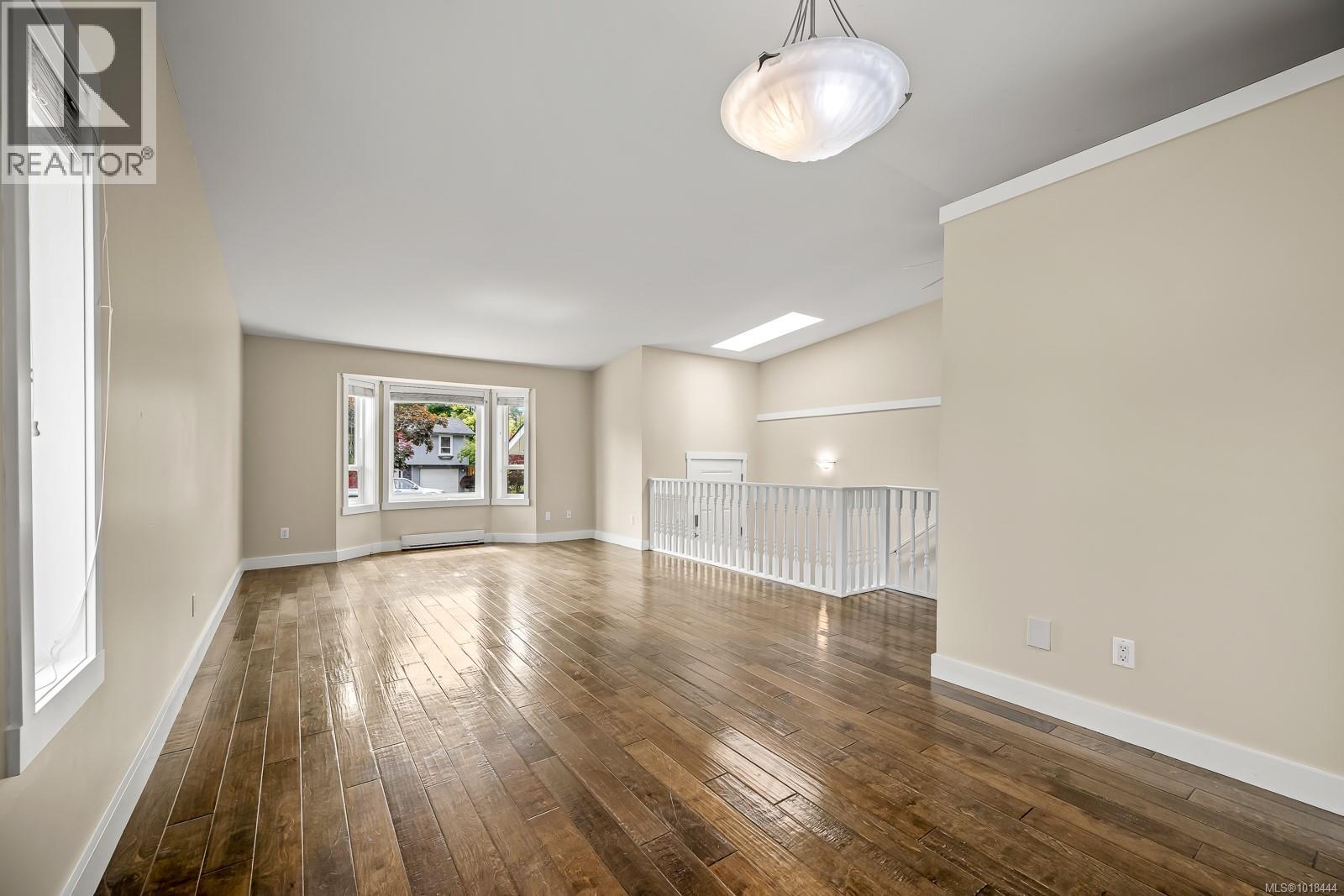 1401 22nd St, Courtenay, British Columbia  V9N 7L7 - Photo 3 - 1018444