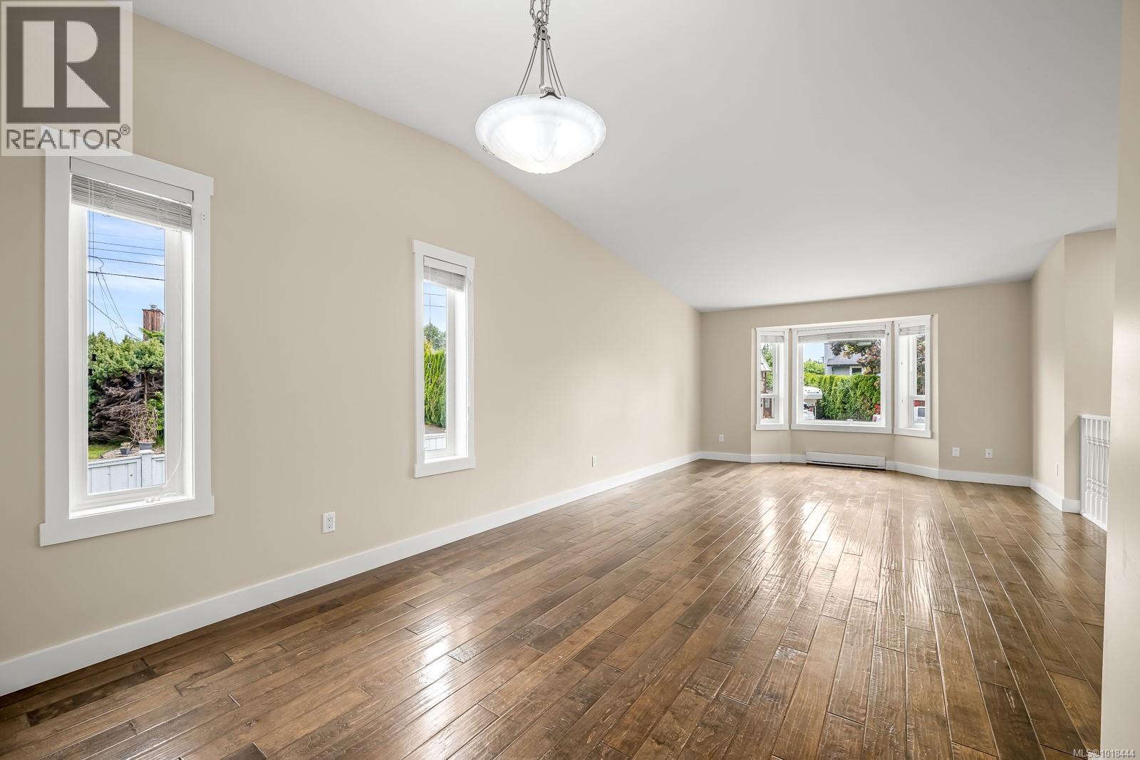 1401 22nd St, Courtenay, British Columbia  V9N 7L7 - Photo 36 - 1018444