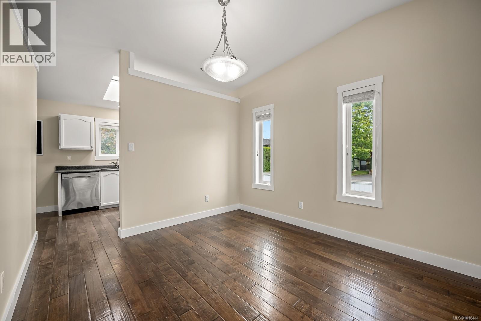 1401 22nd St, Courtenay, British Columbia  V9N 7L7 - Photo 4 - 1018444