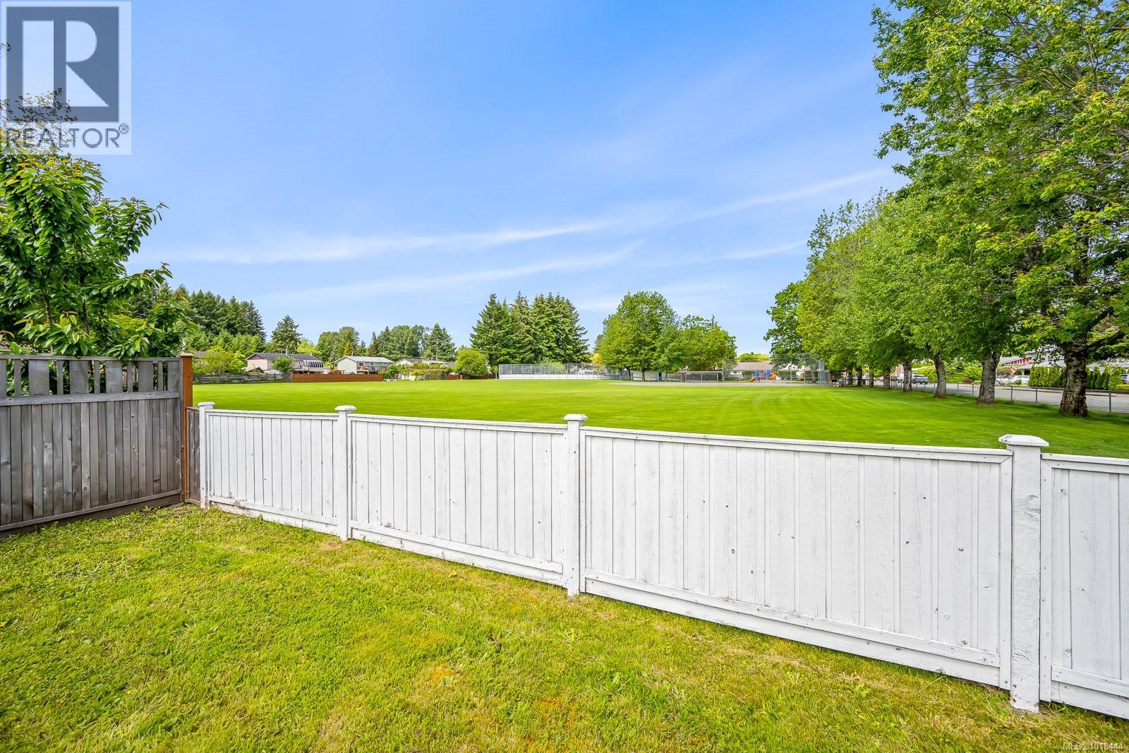 1401 22nd St, Courtenay, British Columbia  V9N 7L7 - Photo 41 - 1018444