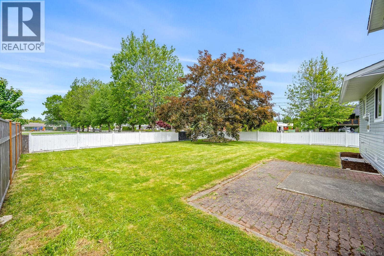 1401 22nd St, Courtenay, British Columbia  V9N 7L7 - Photo 42 - 1018444
