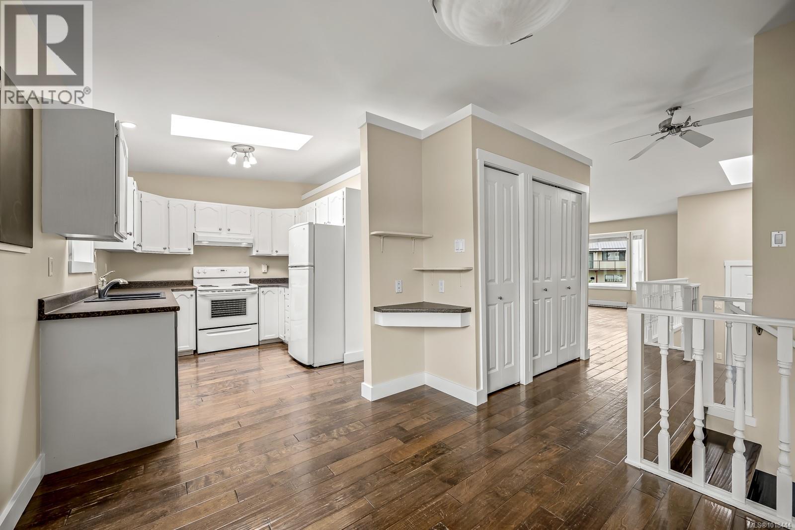 1401 22nd St, Courtenay, British Columbia  V9N 7L7 - Photo 5 - 1018444