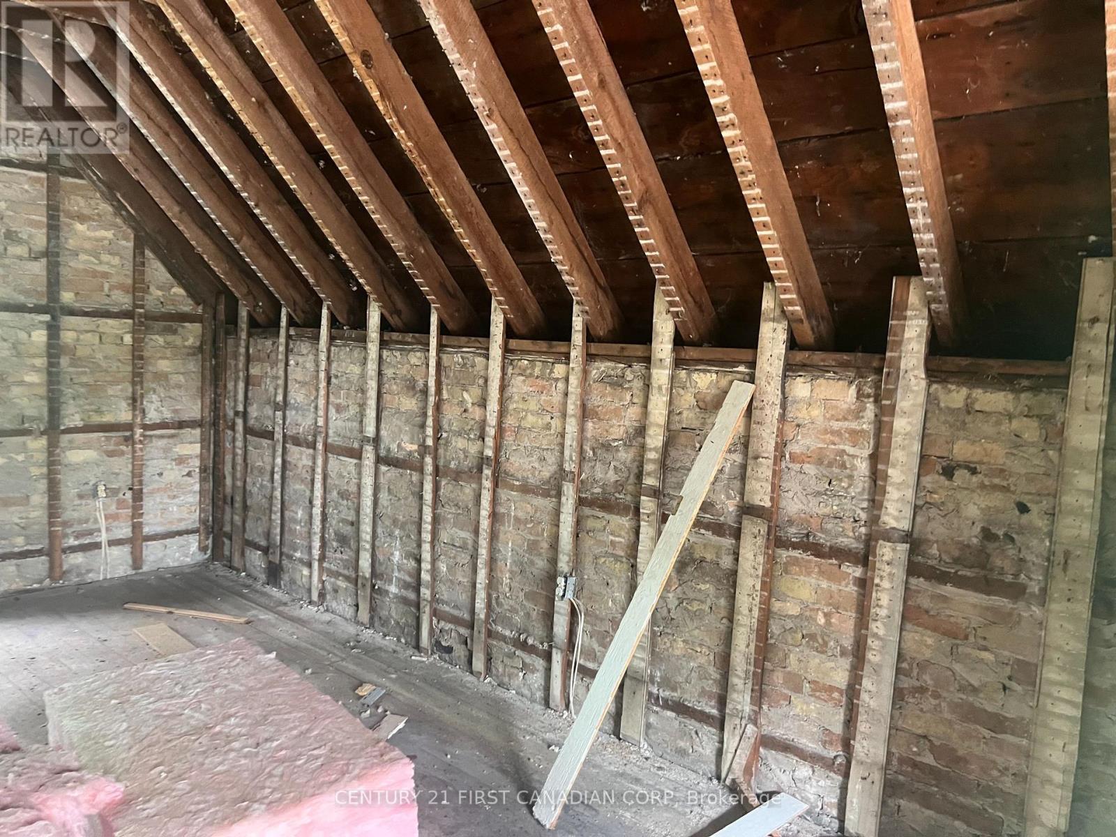 431 Albert Street, Strathroy-Caradoc, Ontario  N7G 1W8 - Photo 13 - X12492024